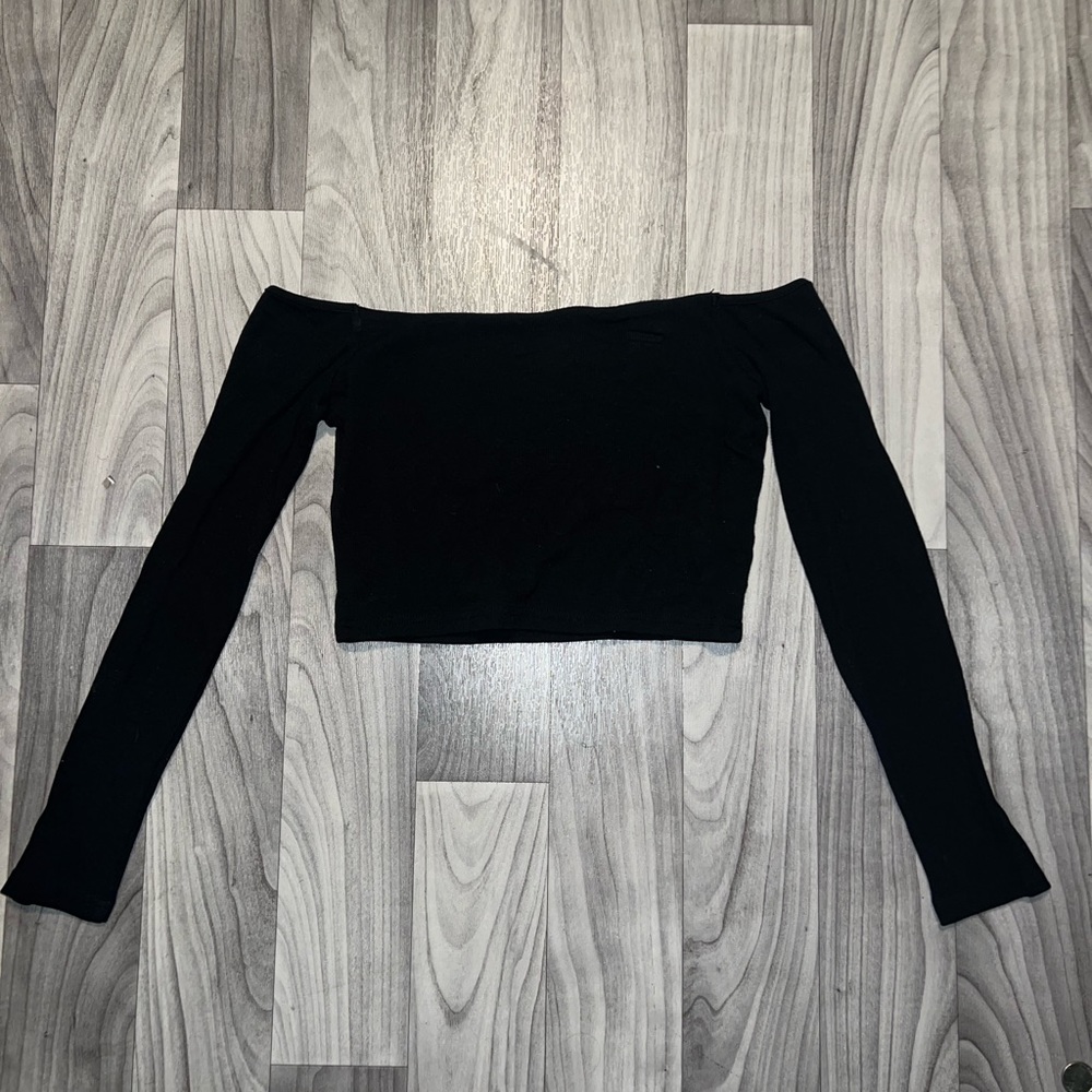 Black Long Sleeve Crop Top